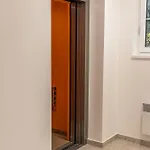 251